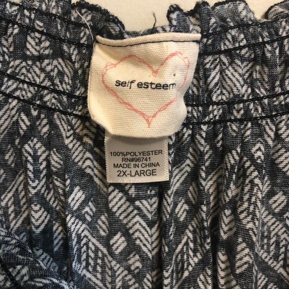 ****SOLD*****Self Esteem Plus Size tunic - Picture 4 of 4